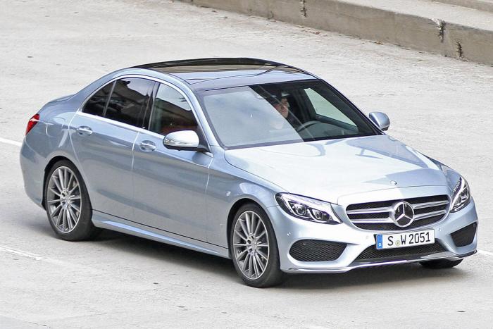 New Mercedes-Benz C-Class ... a scaled-down S-Class