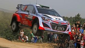 Paddon in his Hyundai during the Rally of Sardinia
