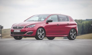 Low Res Peugeot 308 GT and GTi by Peugeot Sport-262 copy