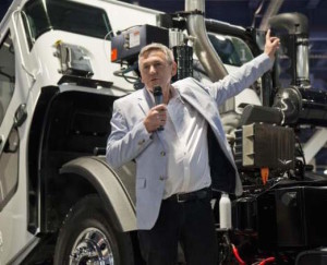 Ian Wright explains to US trucking industry audience his powertrain development